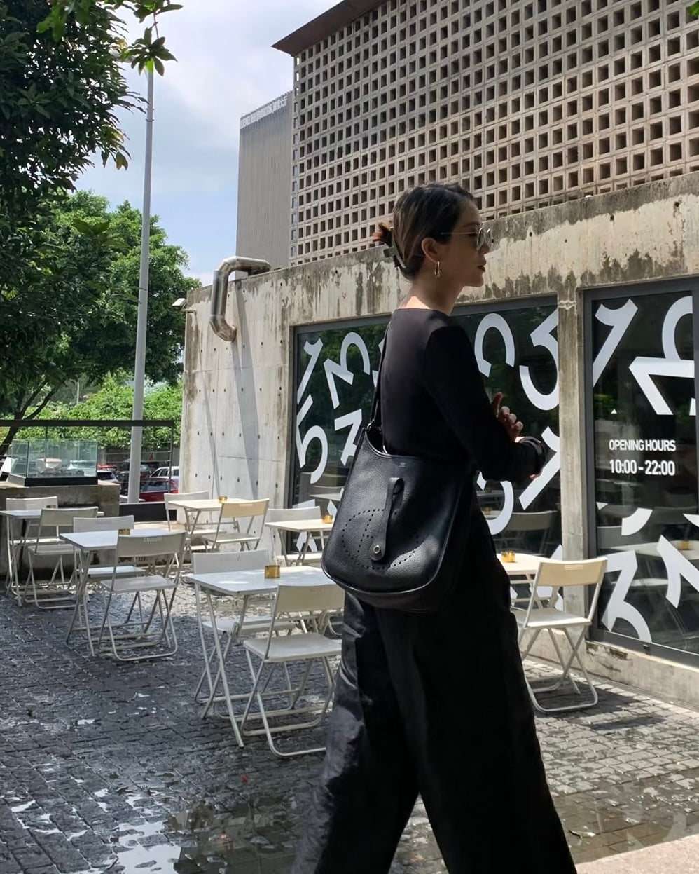 Wide Strap Crossbody Bag | Free My Hands | AiMeré Luxury Collection