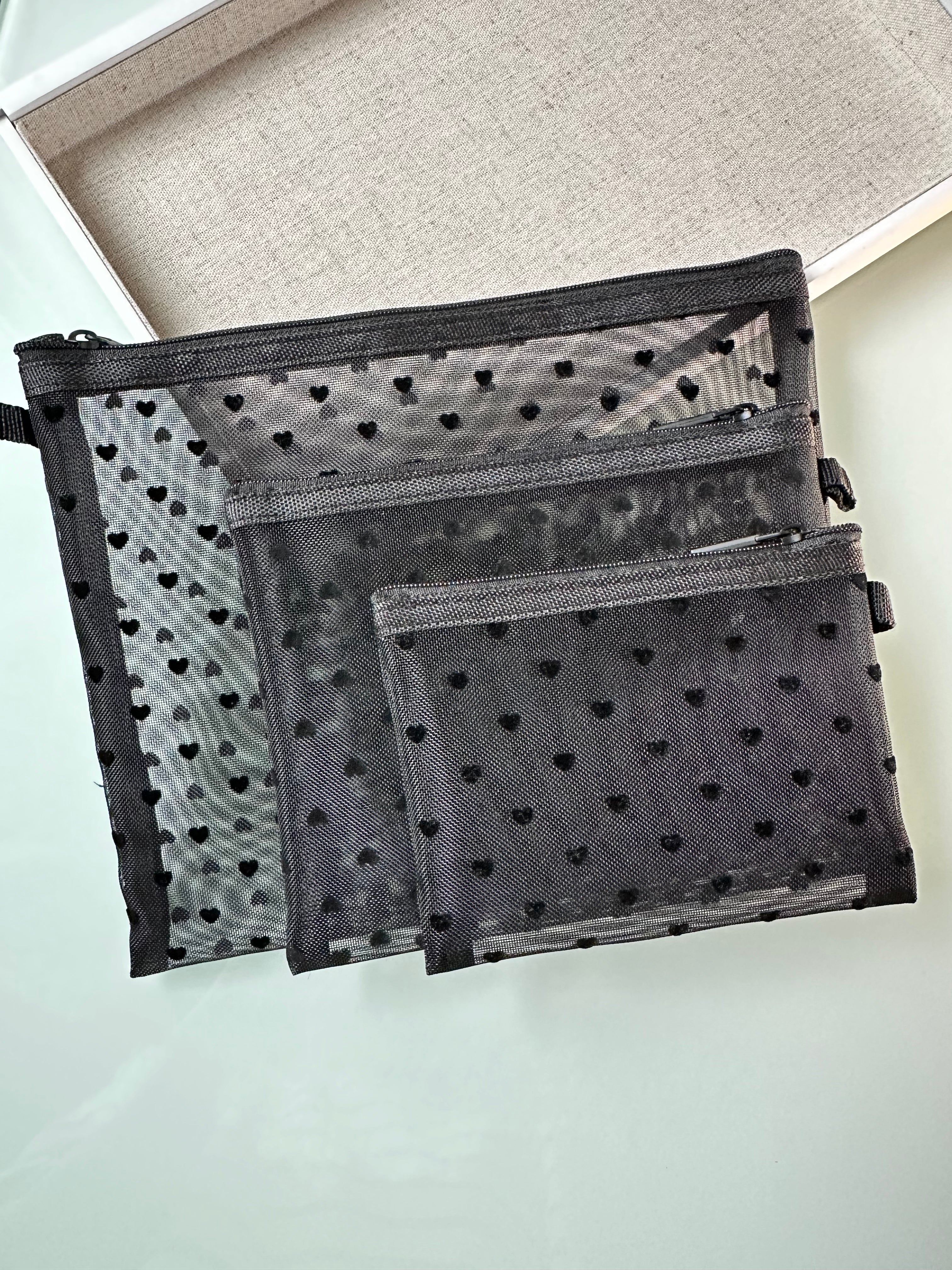 Catchall Love Mesh Pouch