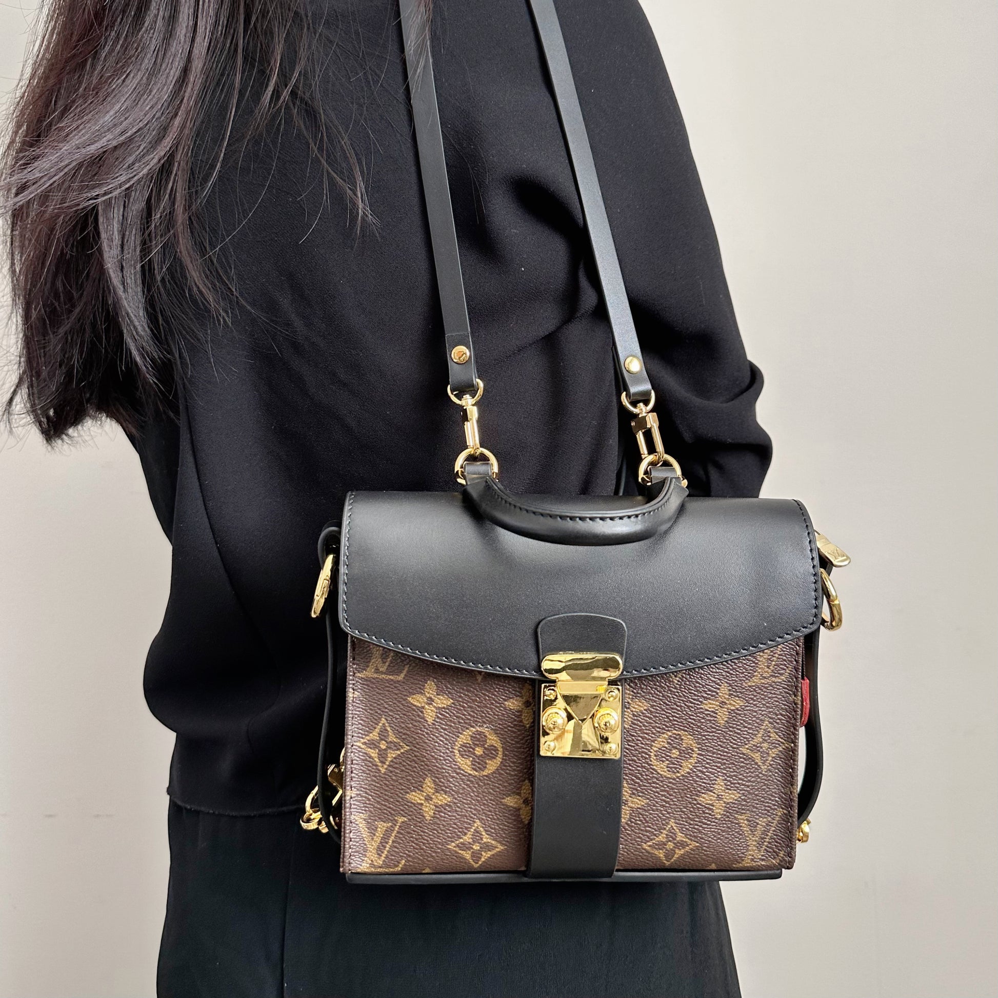 Louis Vuitton Pallas Monogram Canvas Cosmetic Bag Black