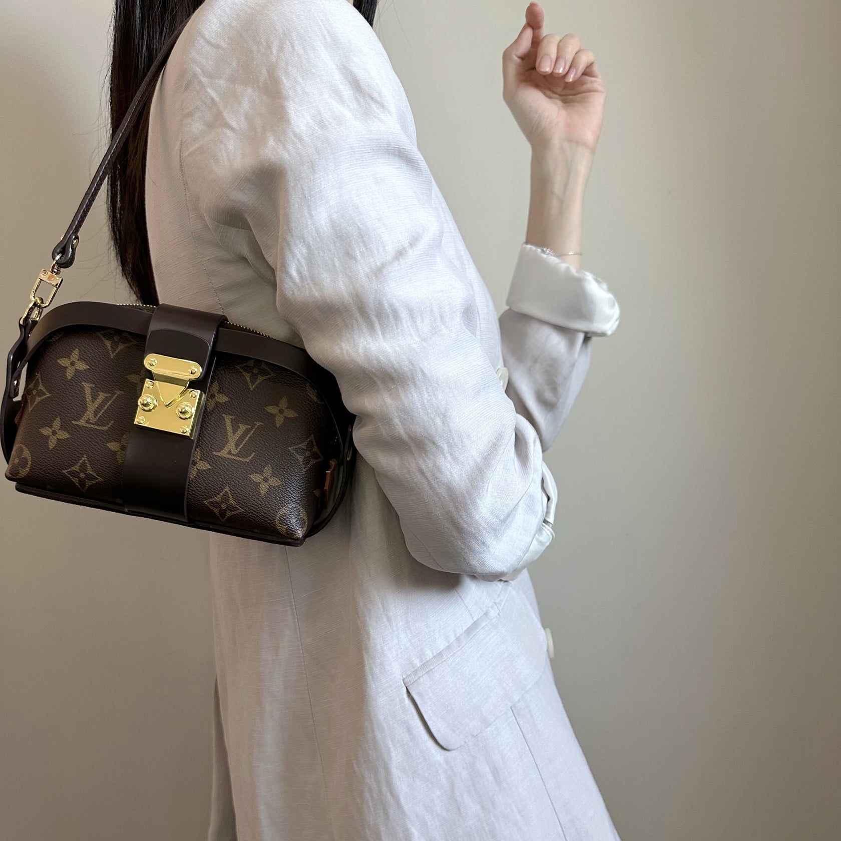 Cosmetic Pouch L3 Encasement Pouch L3 Aimere Luxury Collection