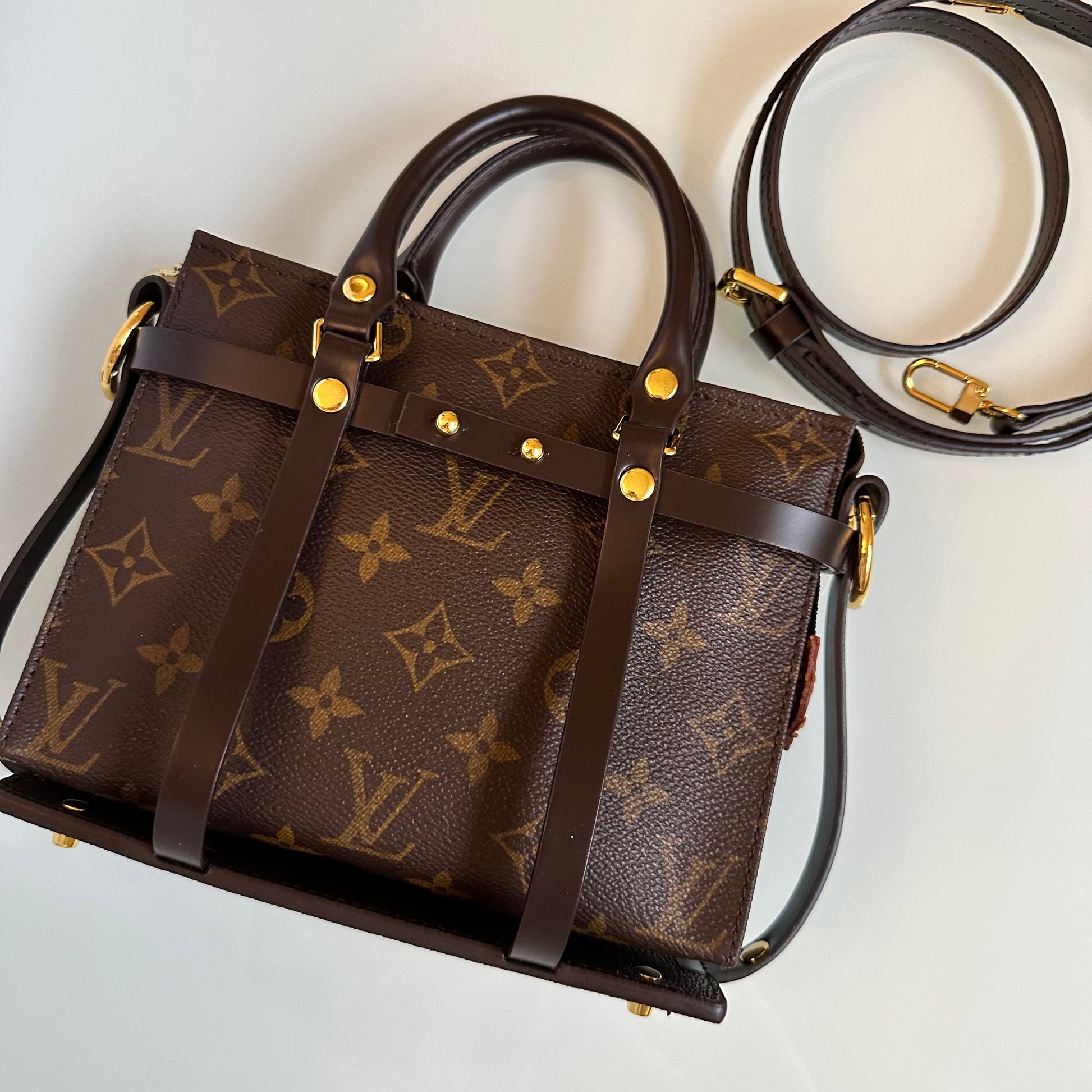 Louis Vuitton Cosmetic Pouch Azur Unboxing, Covert to Crossbody Nano Bag, What Fits