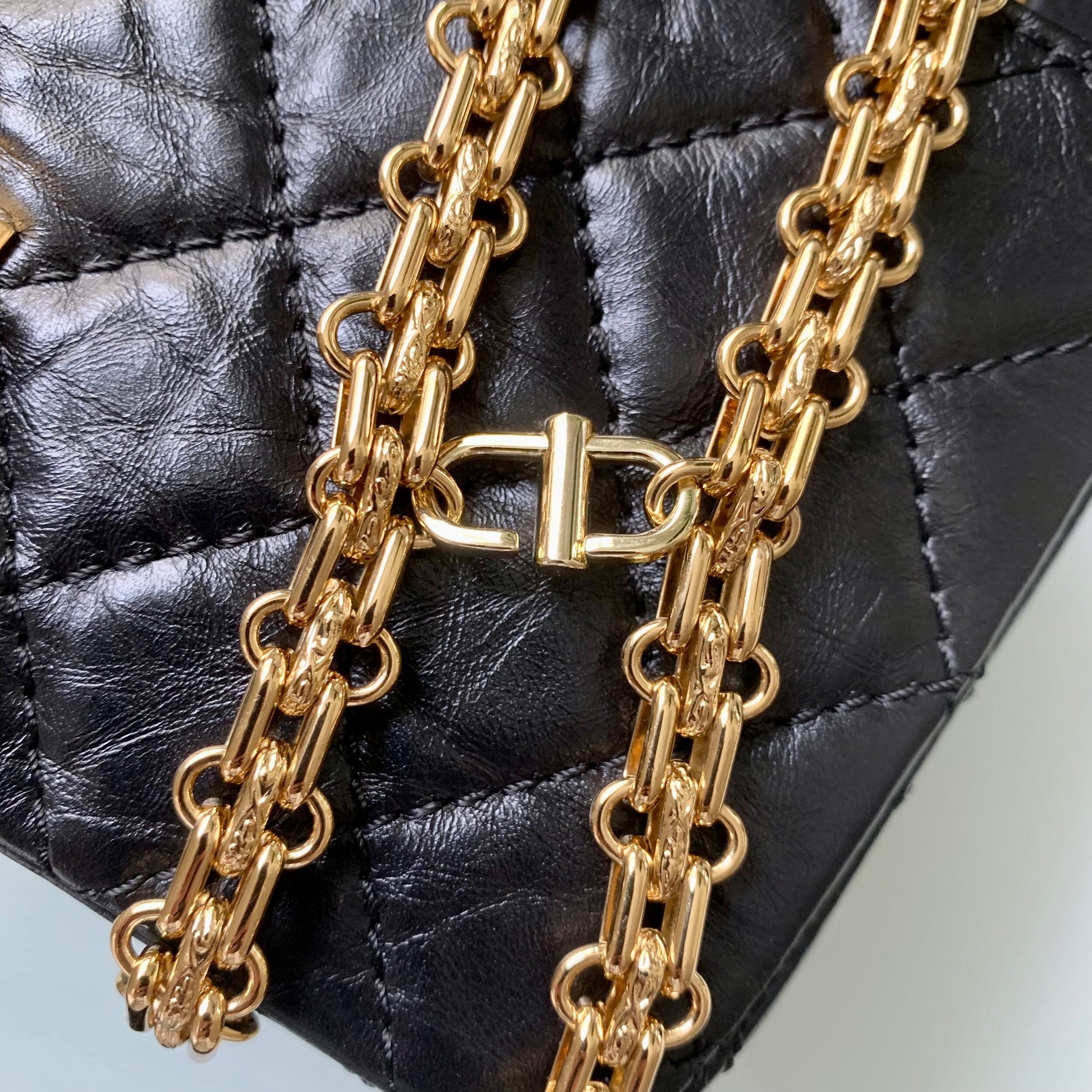 HOW TO SHORTEN CHANEL BAG CHAIN STRAP (on the shoulder, crossbody