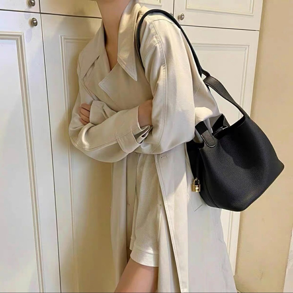 Wide Strap Crossbody Bag | Free My Hands | AiMeré Luxury Collection