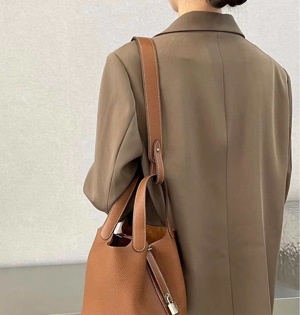 Wide Strap Crossbody Bag | Free My Hands | AiMeré Luxury Collection